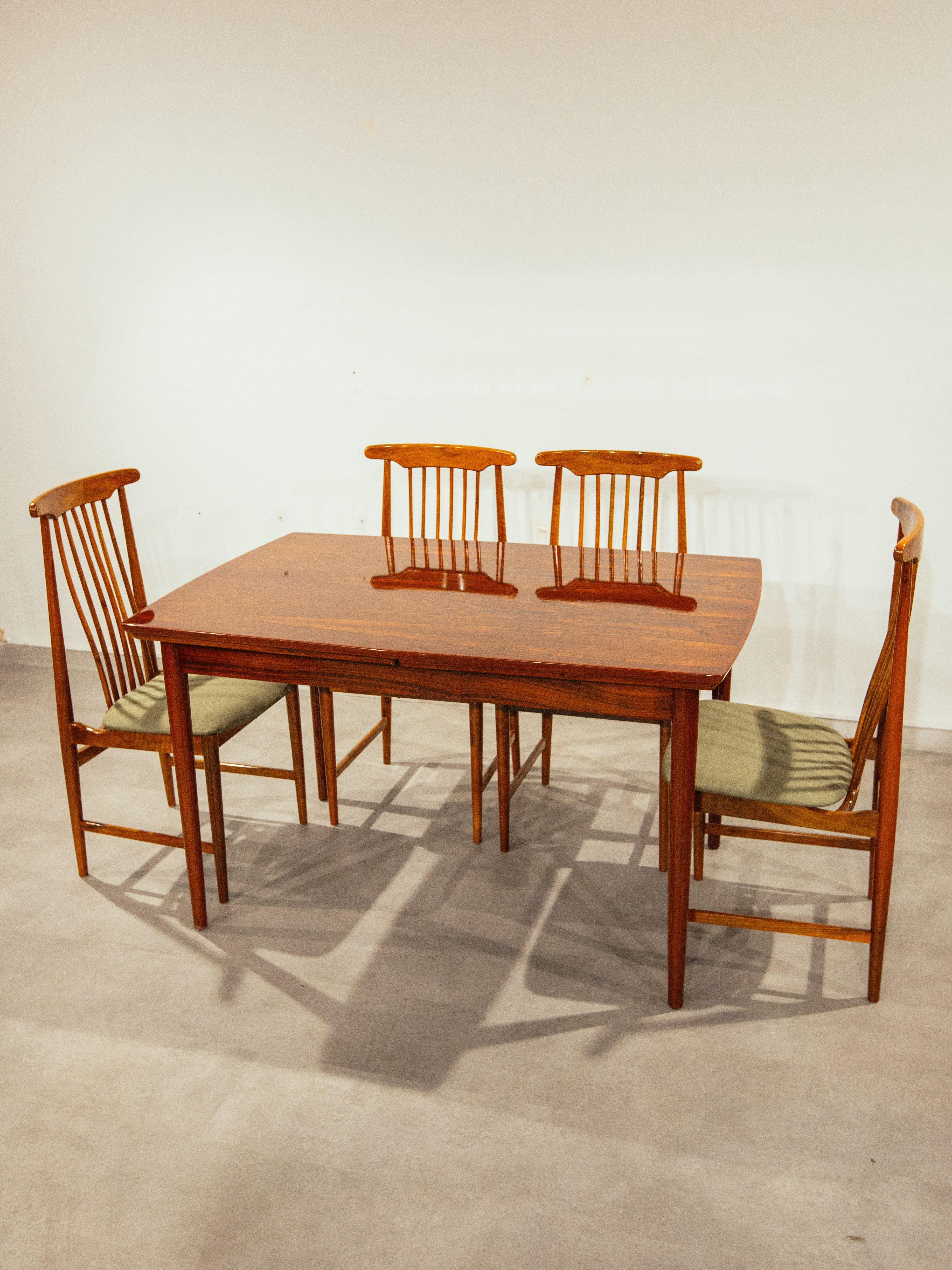 Danish Mid-Century Modern Rosewood Dining table